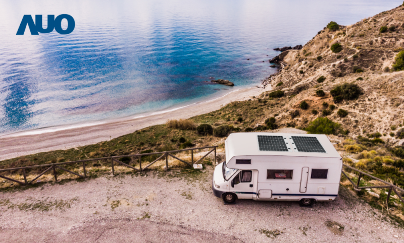 「可撓輕量化太陽光電板SunCurva」使用輕量特殊耐候型複合板取代傳統太陽能板的玻璃前板，不僅降低70%重量，每米平方僅3Kg；具有抗衝擊性能及通過電磁相容性測試，可應用於交通運輸工具，如露營車、遊艇等